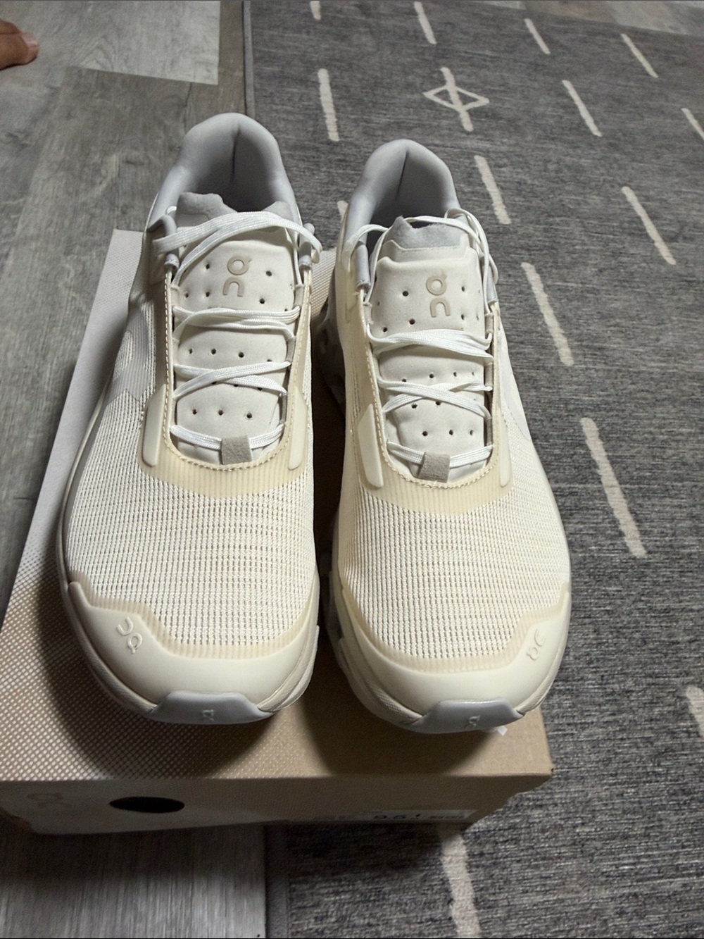 On Running Cream/White Lightweight Trainers